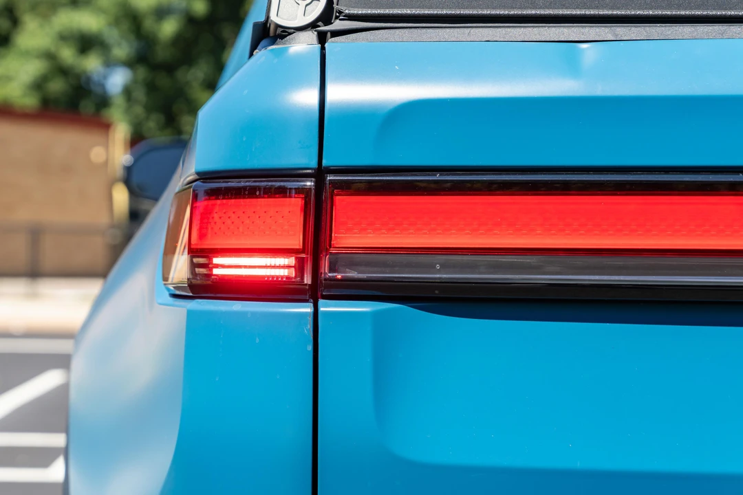 2022 Rivian R1T - Image 29 of 31