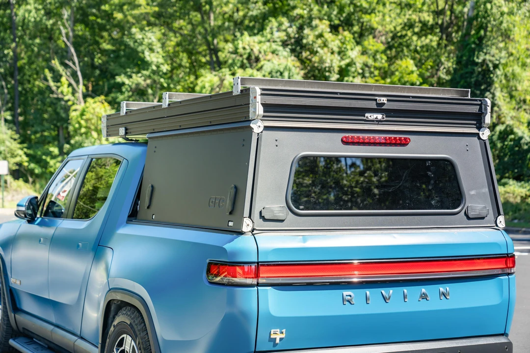 2022 Rivian R1T - Image 27 of 31