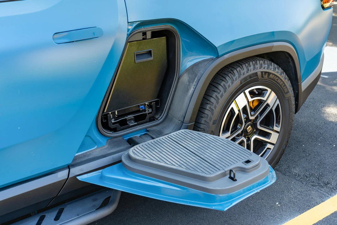 2022 Rivian R1T - Image 24 of 31