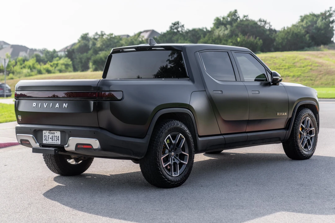 2022 Rivian R1T - Image 7 of 31