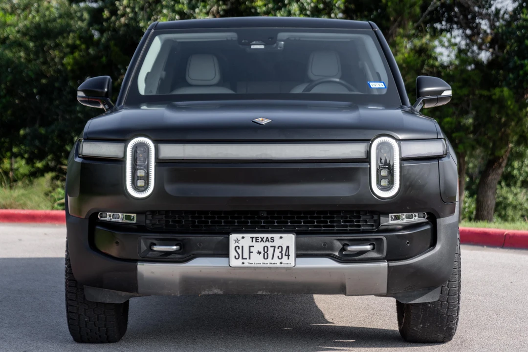2022 Rivian R1T - Image 2 of 31