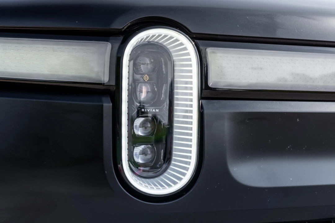 2022 Rivian R1T - Image 11 of 31