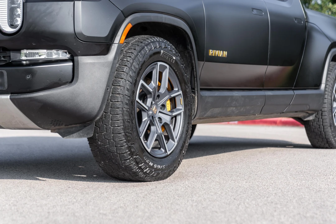 2022 Rivian R1T - Image 15 of 31