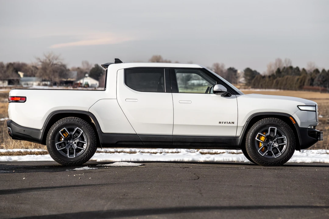 2022 Rivian R1T - Image 3 of 31