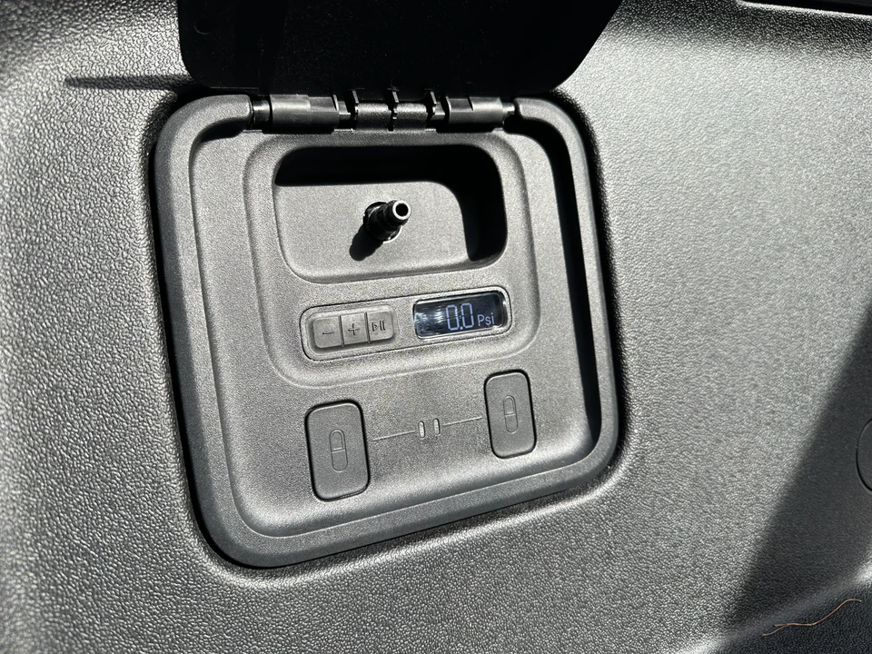 2022 Rivian R1T - Image 20 of 31