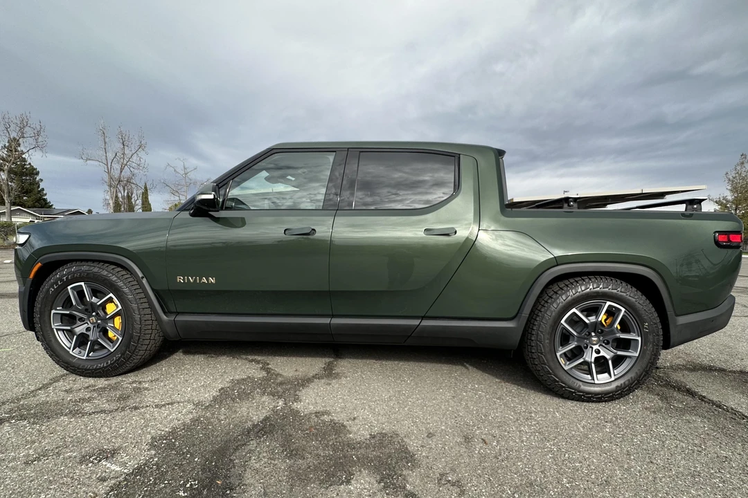 2022 Rivian R1T - Image 7 of 31