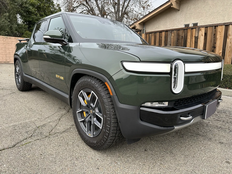 2022 Rivian R1T - Image 12 of 31