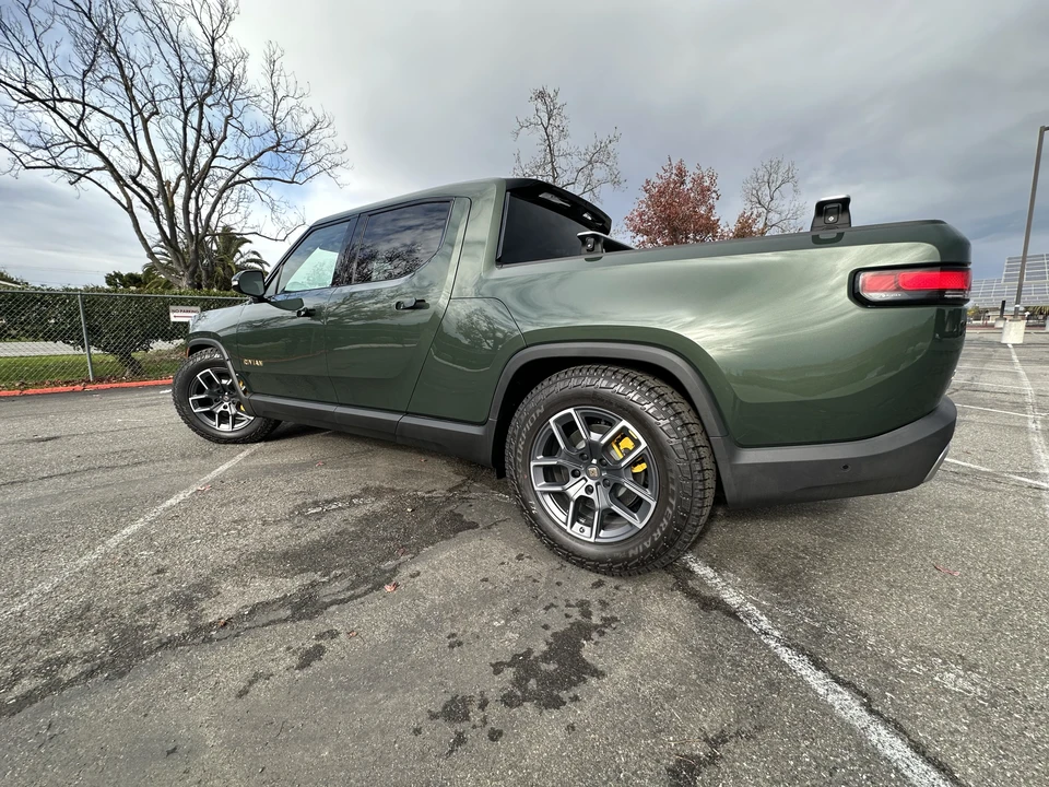2022 Rivian R1T - Image 8 of 31
