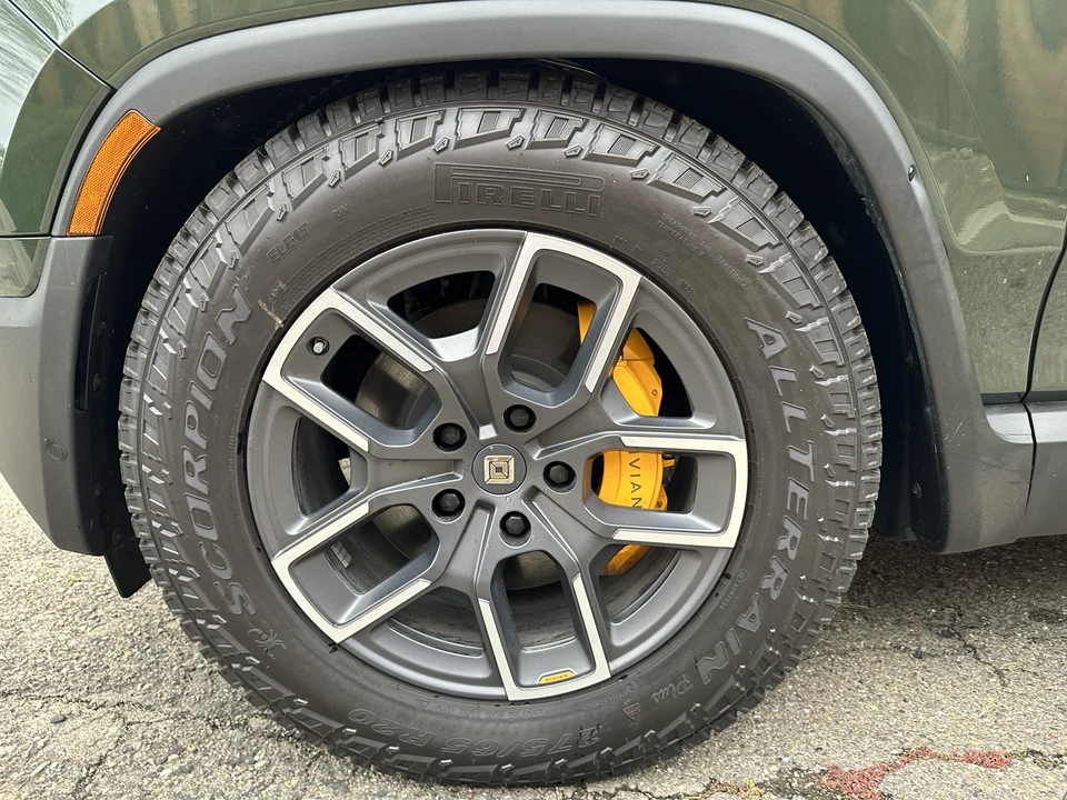 2022 Rivian R1T - Image 25 of 31