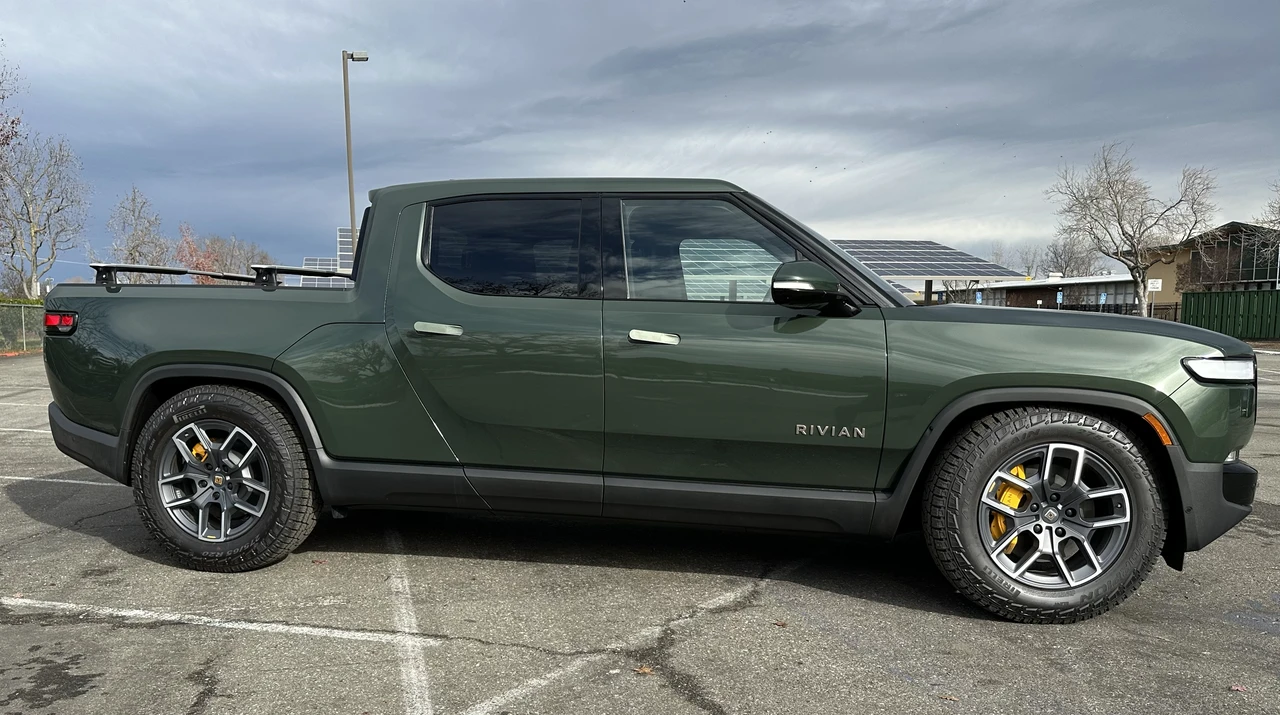 2022 Rivian R1T - Image 11 of 31