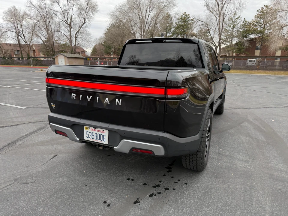 2022 Rivian R1T - Image 27 of 31