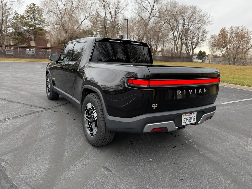 2022 Rivian R1T - Image 21 of 31