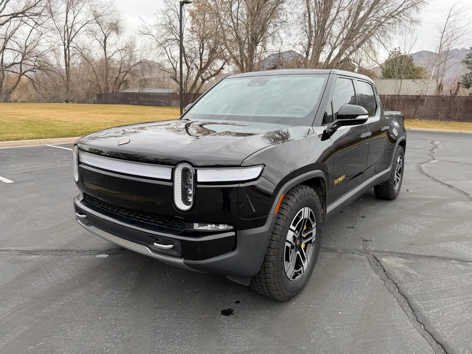 2022 Rivian R1T - Image 10 of 31