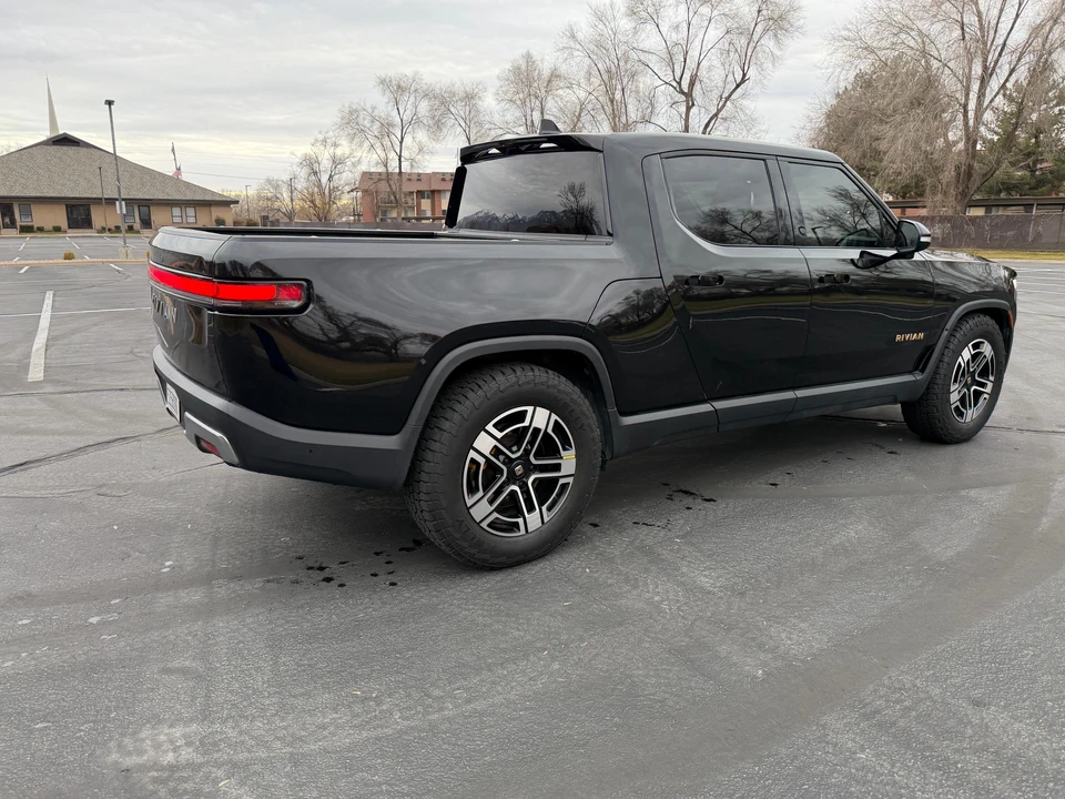 2022 Rivian R1T - Image 31 of 31