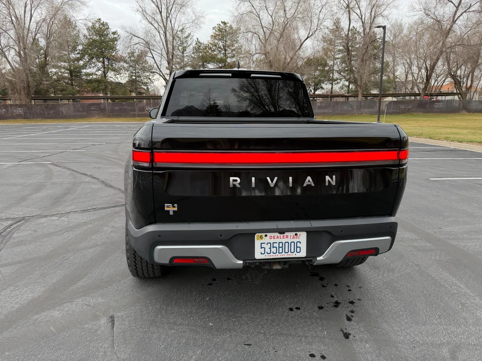 2022 Rivian R1T - Image 24 of 31