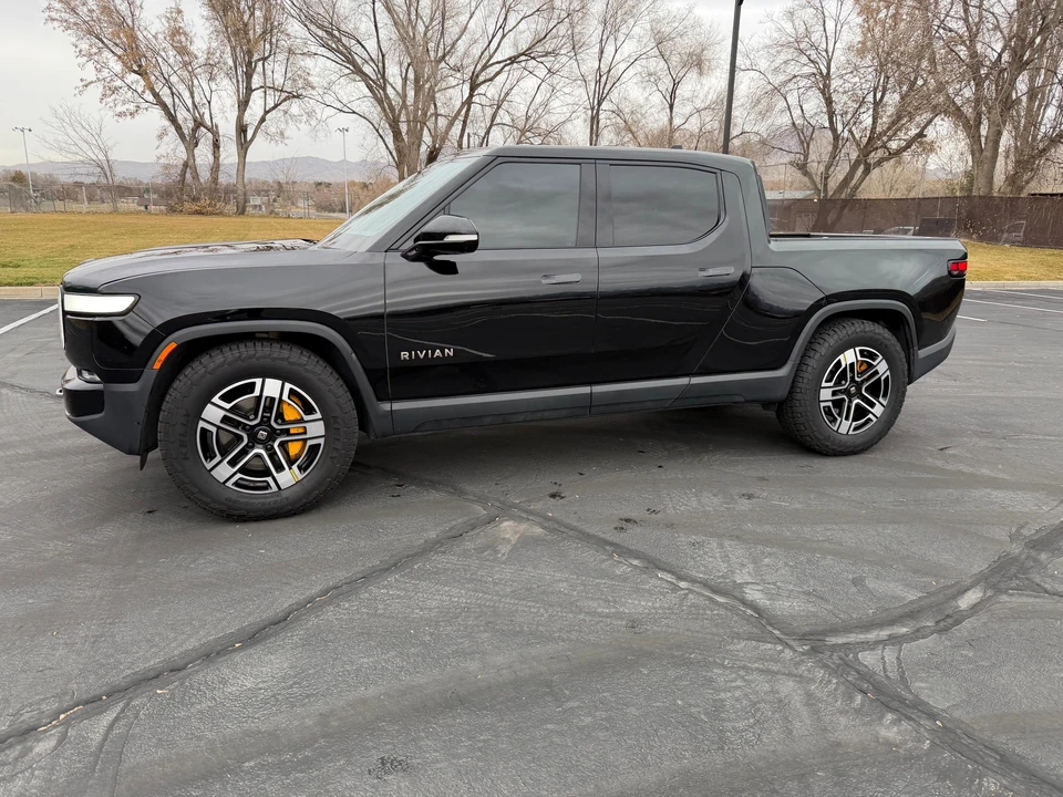 2022 Rivian R1T - Image 15 of 31