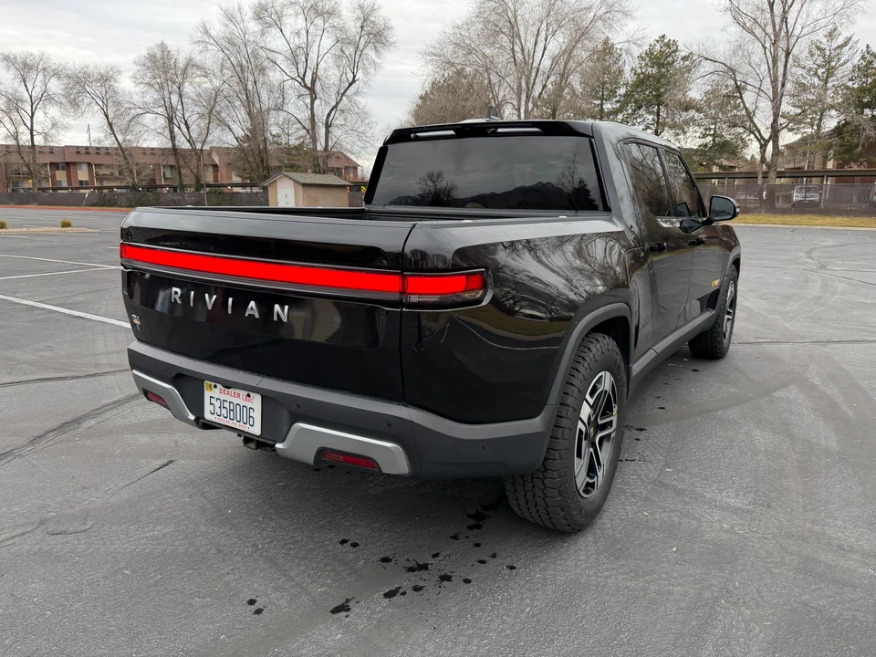 2022 Rivian R1T - Image 28 of 31