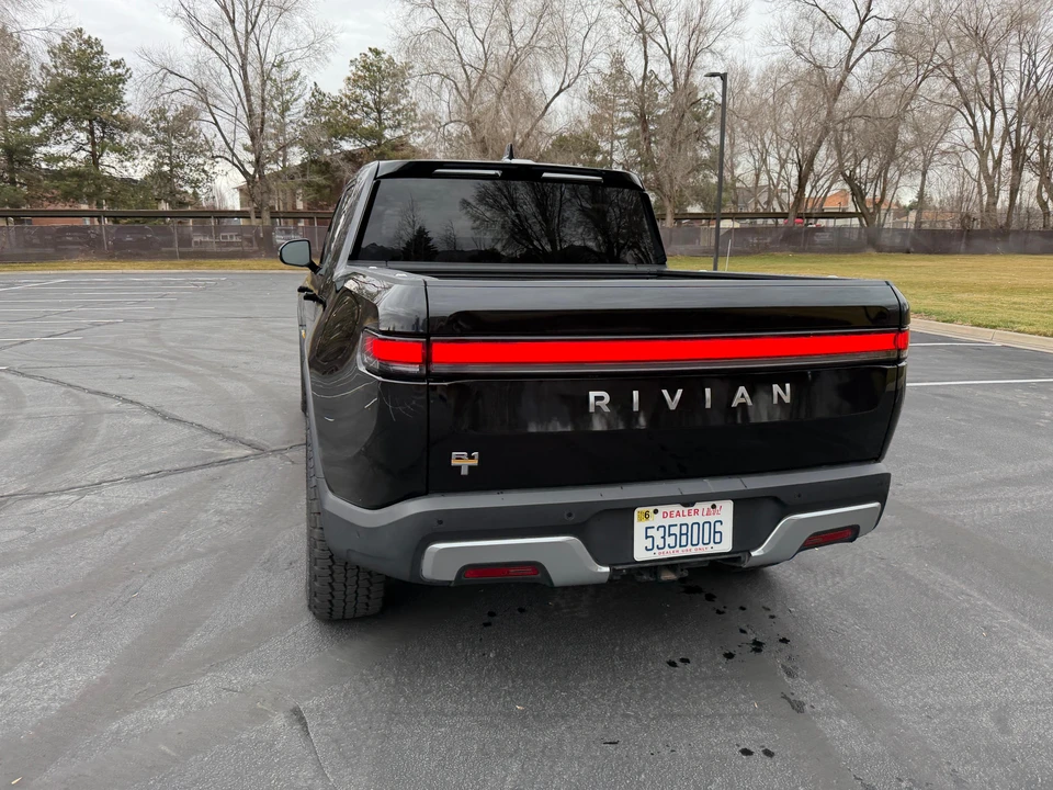2022 Rivian R1T - Image 23 of 31