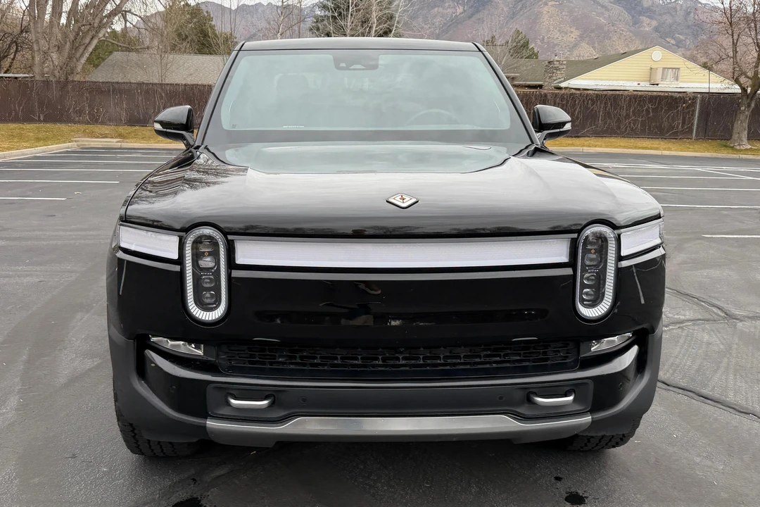 2022 Rivian R1T - Image 2 of 31
