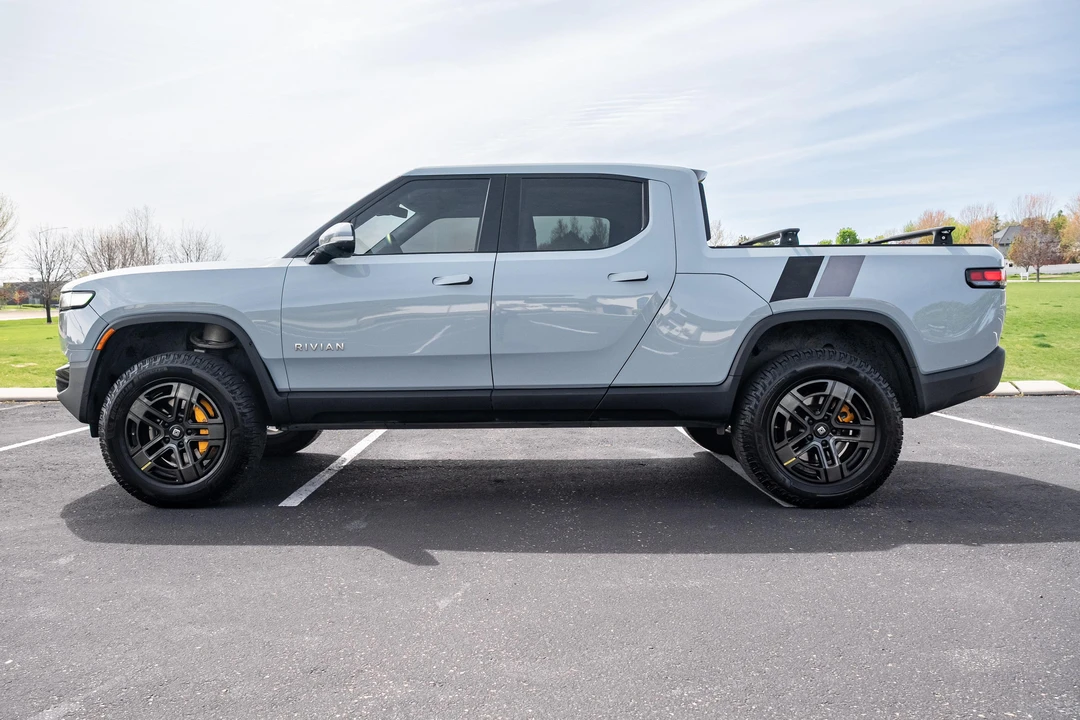 2022 Rivian R1T - Image 6 of 31