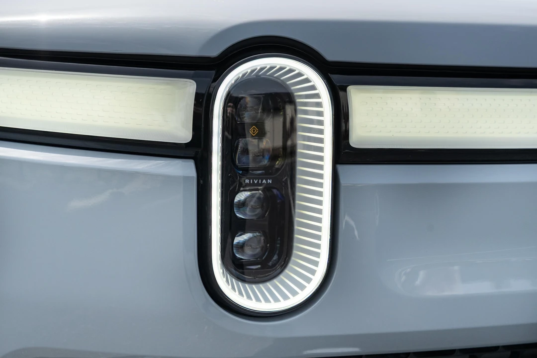 2022 Rivian R1T - Image 10 of 31