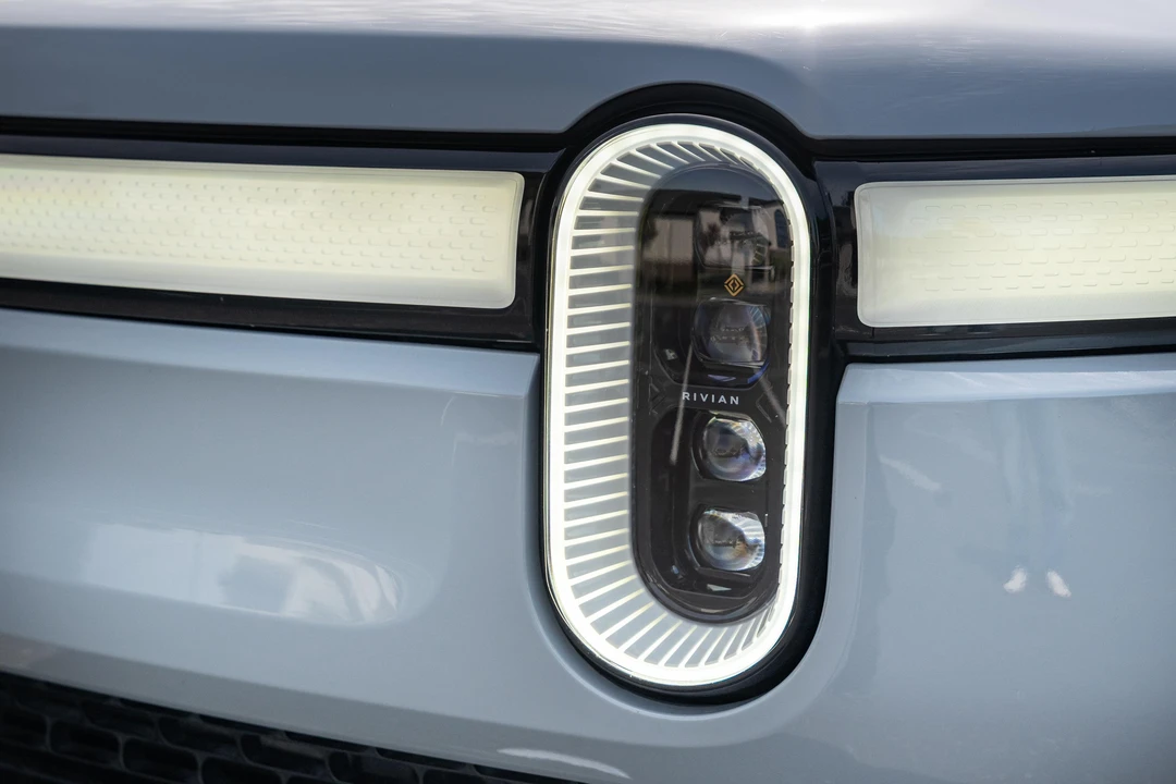 2022 Rivian R1T - Image 15 of 31