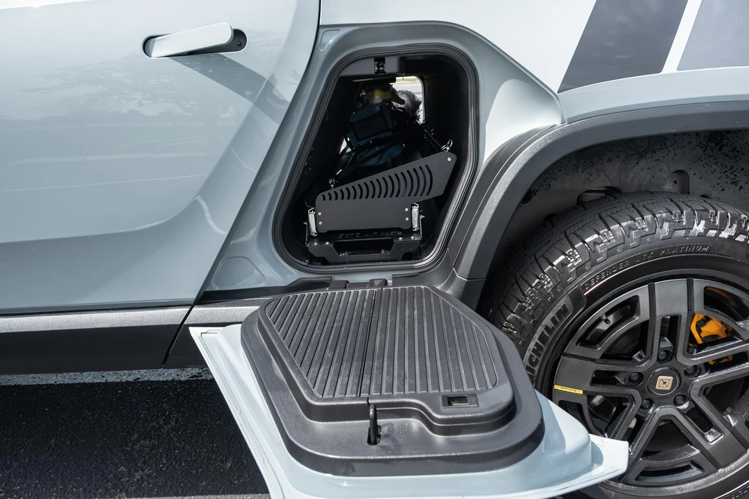 2022 Rivian R1T - Image 25 of 31