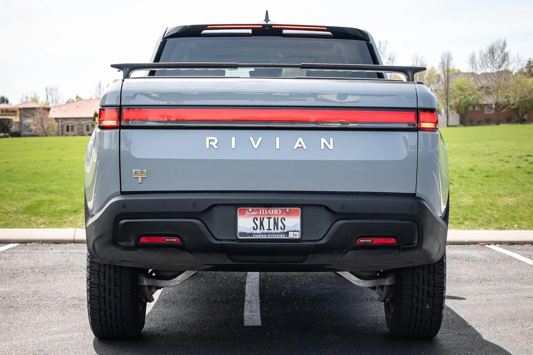 2022 Rivian R1T - Image 5 of 31