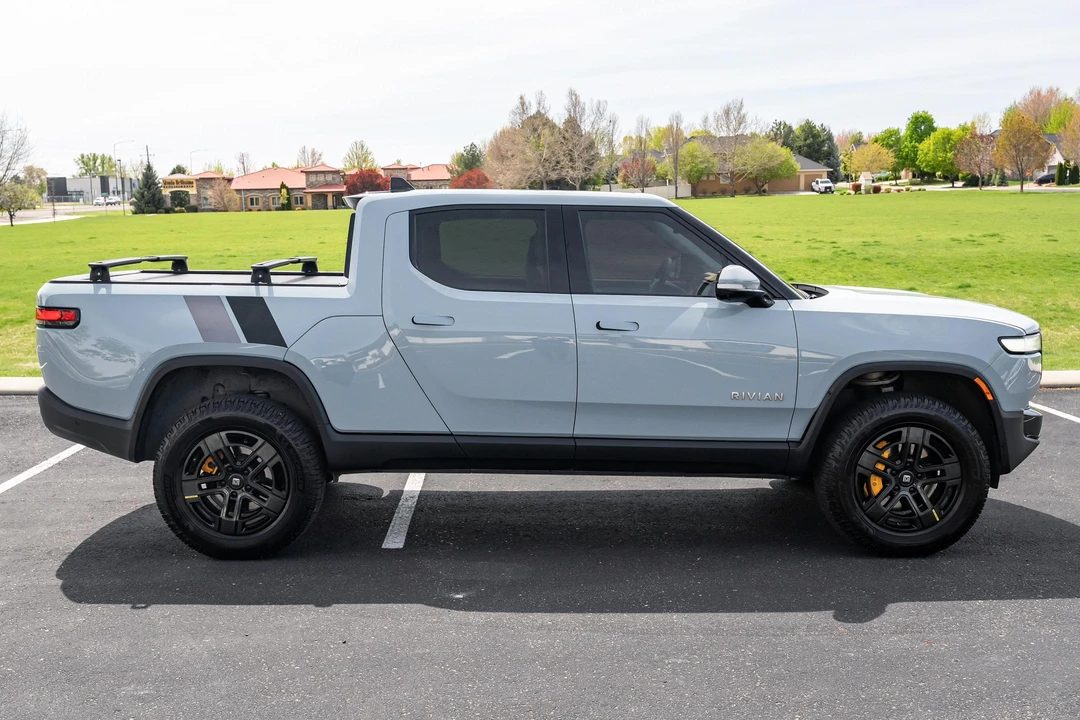 2022 Rivian R1T - Image 3 of 31