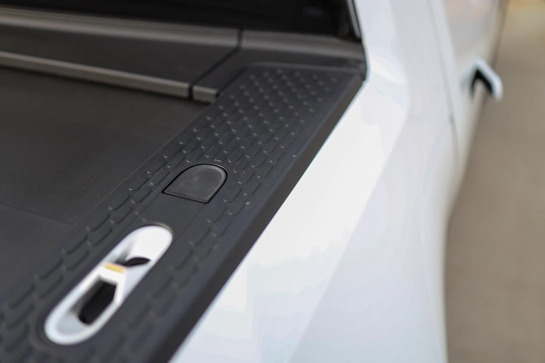 2022 Rivian R1T - Image 16 of 31
