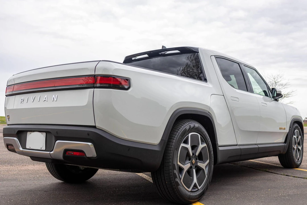 2022 Rivian R1T - Image 4 of 31