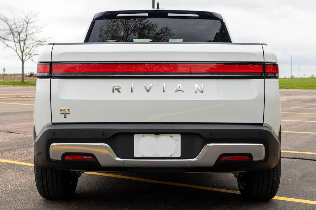 2022 Rivian R1T - Image 5 of 31