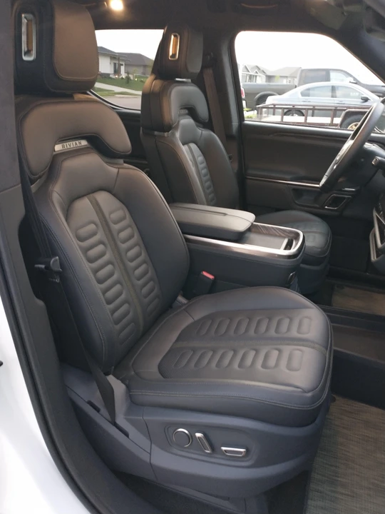 2022 Rivian R1T - Image 27 of 31