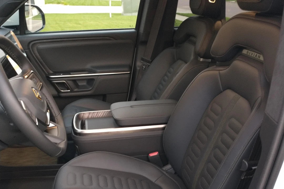 2022 Rivian R1T - Image 23 of 31