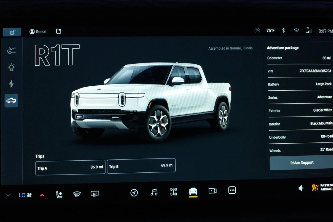 2022 Rivian R1T - Image 25 of 31