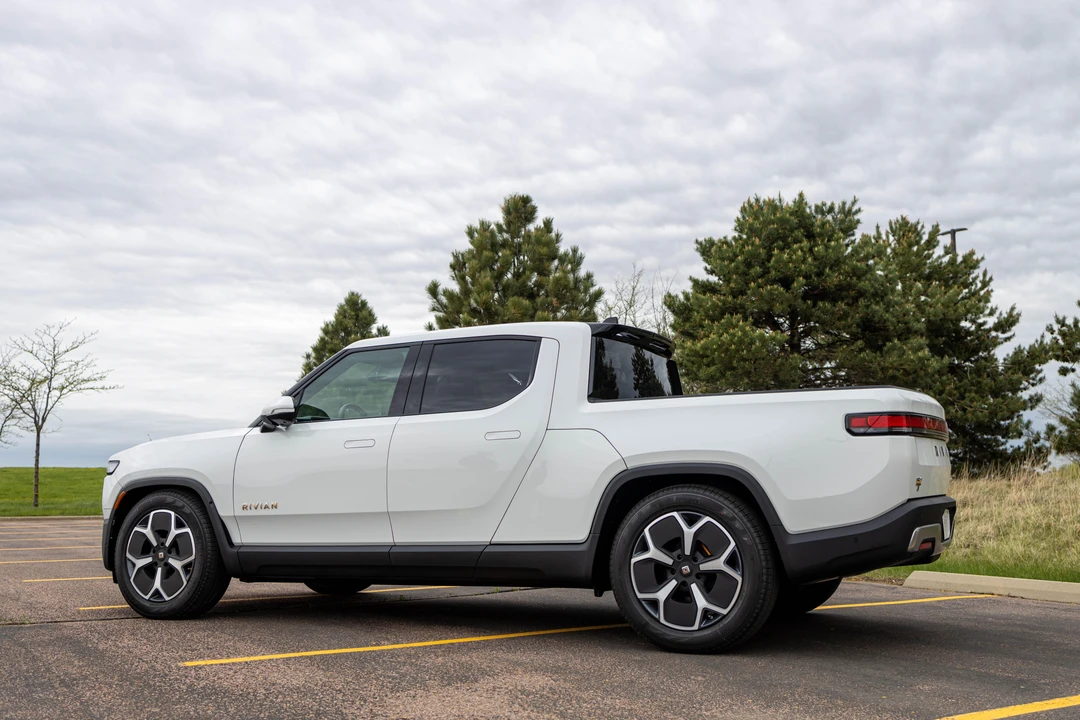 2022 Rivian R1T - Image 7 of 31