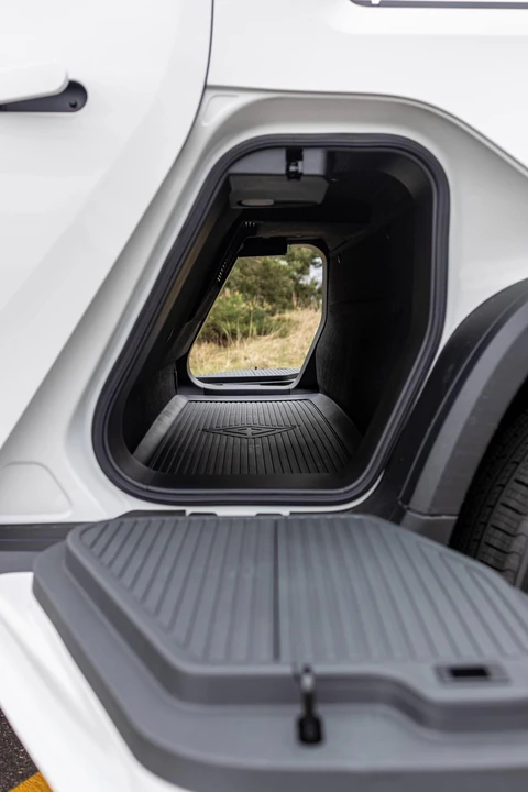 2022 Rivian R1T - Image 9 of 31