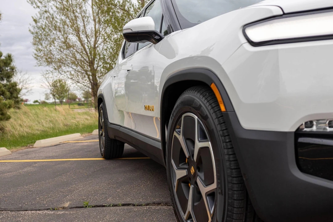 2022 Rivian R1T - Image 13 of 31