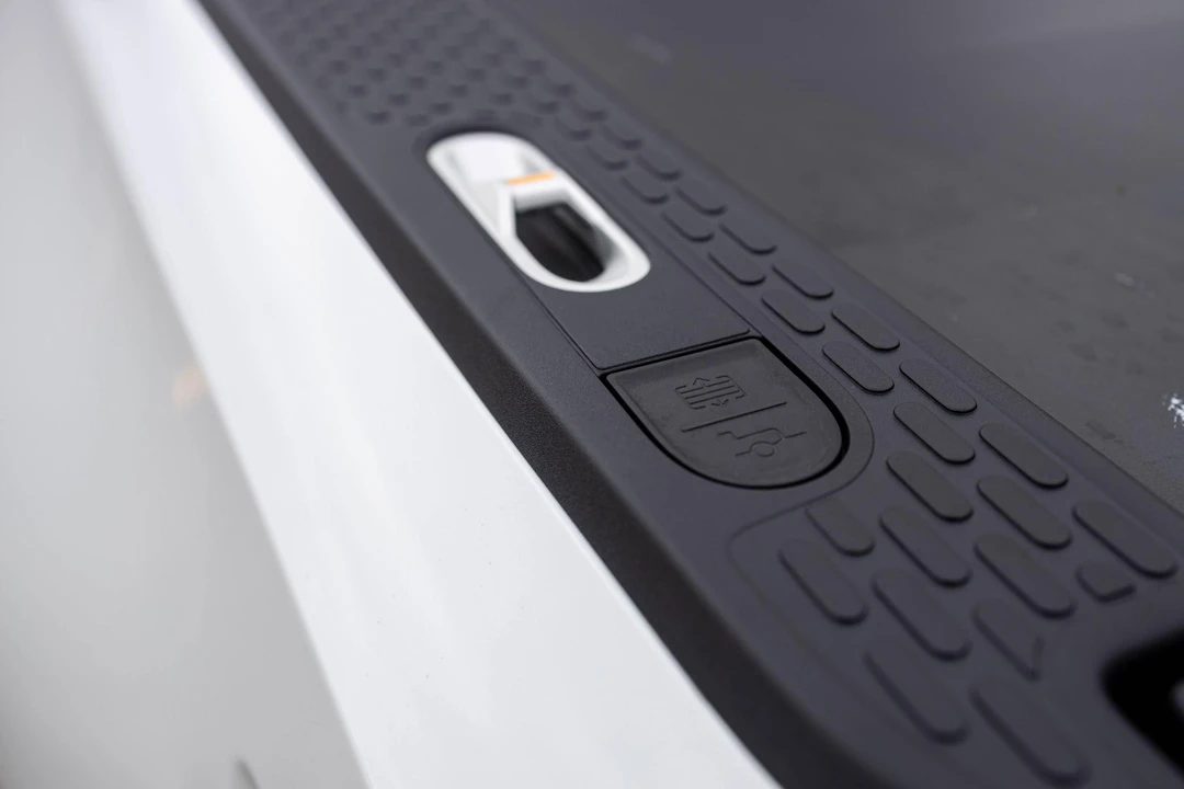 2022 Rivian R1T - Image 15 of 31