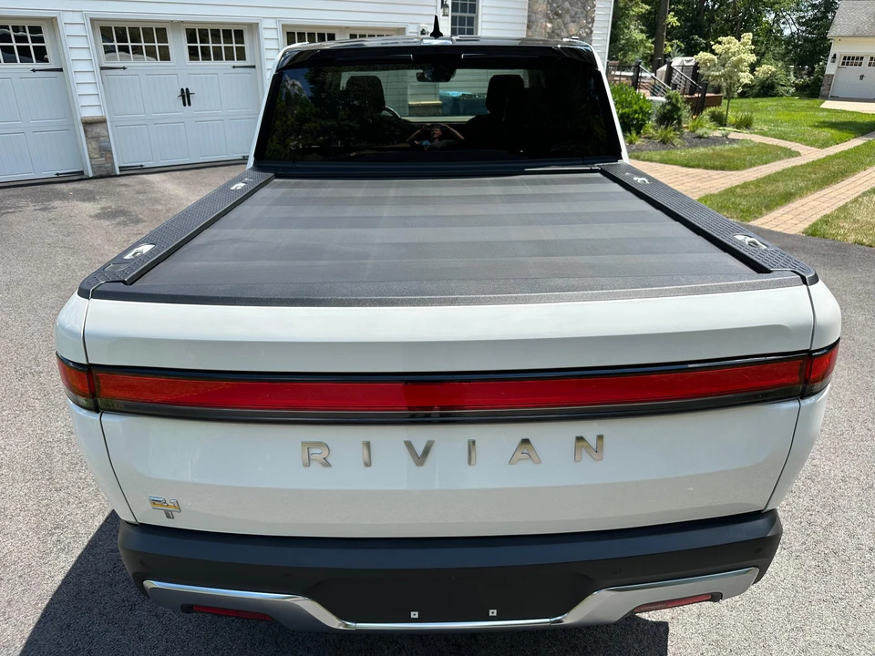 2022 Rivian R1T - Image 8 of 31