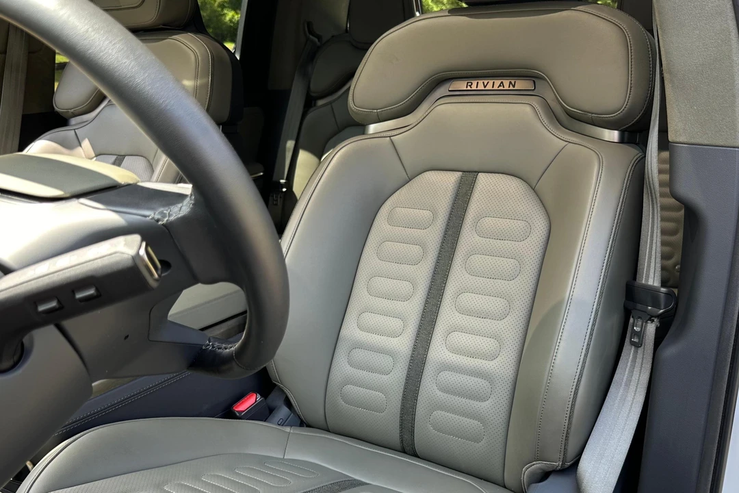 2022 Rivian R1T - Image 30 of 31