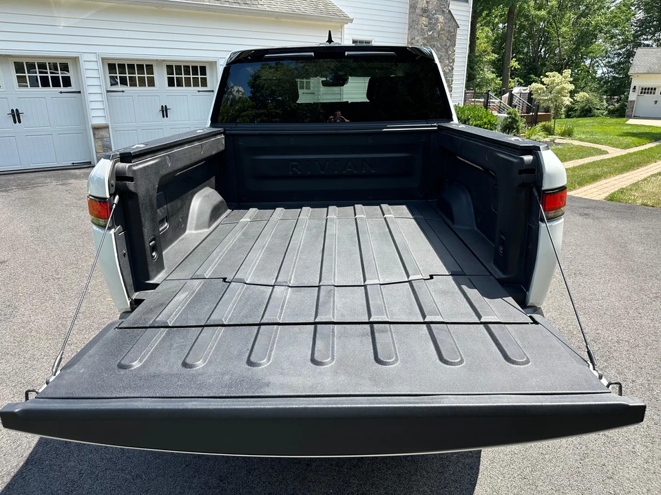 2022 Rivian R1T - Image 17 of 31