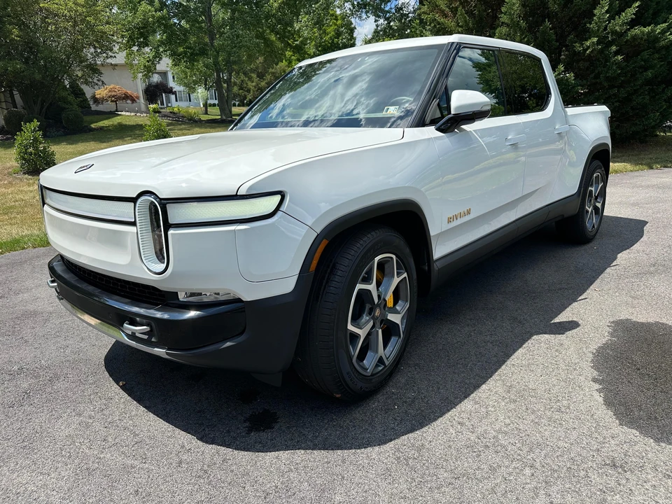 2022 Rivian R1T - Image 6 of 31