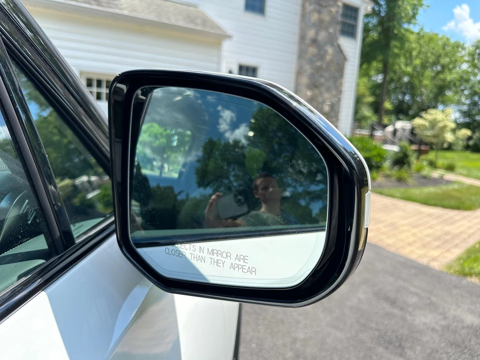 2022 Rivian R1T - Image 24 of 31