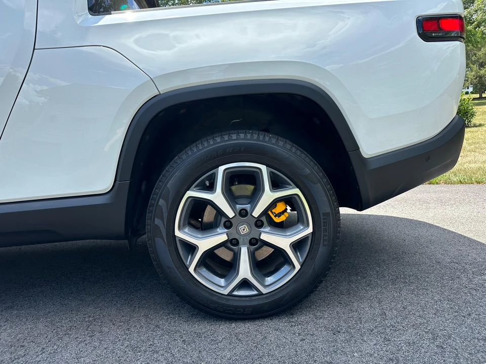 2022 Rivian R1T - Image 26 of 31