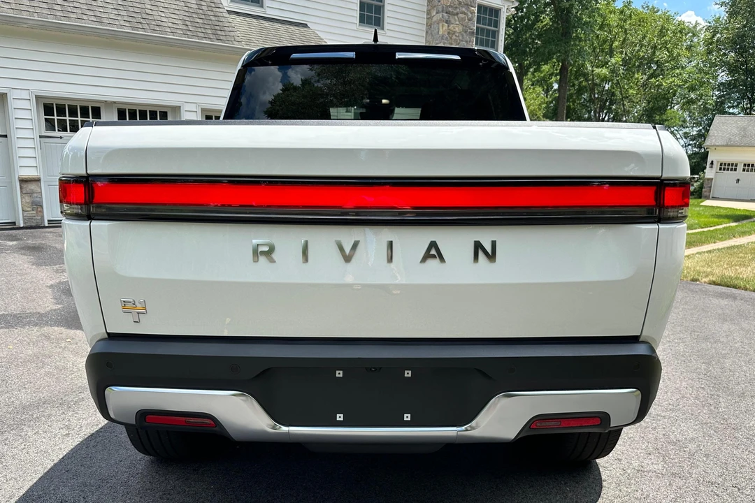 2022 Rivian R1T - Image 5 of 31