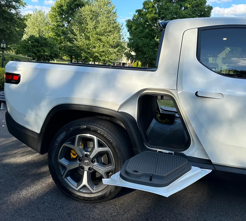 2022 Rivian R1T - Image 23 of 31