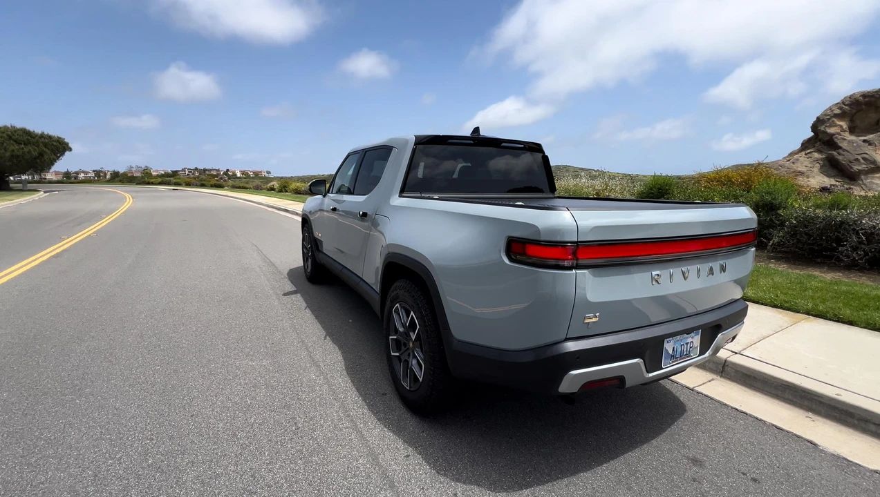 2022 Rivian R1T - Image 11 of 31