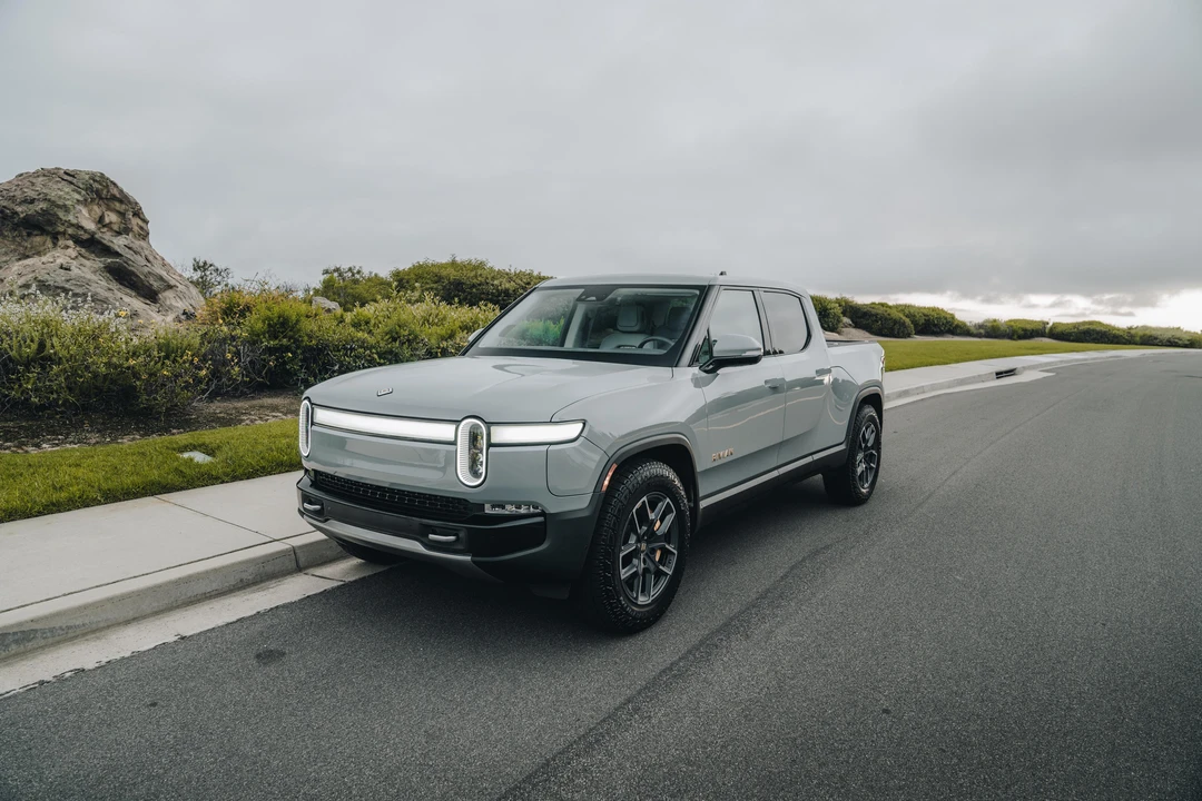 2022 Rivian R1T - Image 7 of 31