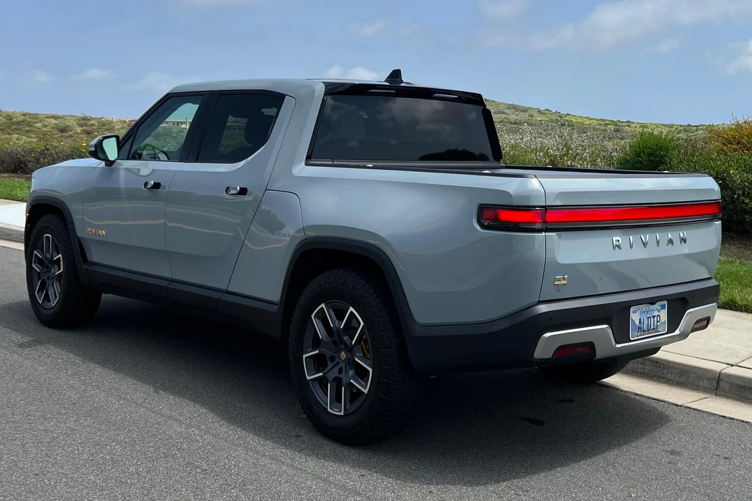 2022 Rivian R1T - Image 4 of 31